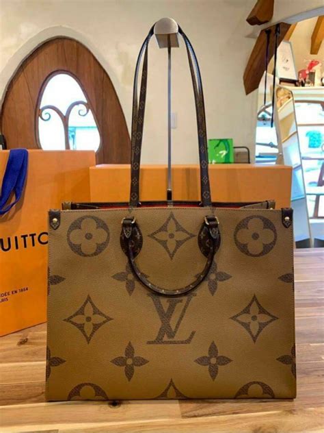 louis vuitton bags onthego|louis vuitton large monogram.